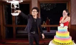 李莲花吃瓜看戏,闲看人间烟火，笑谈世间百态