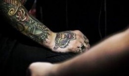 吃瓜刺青阿诗,探寻民间艺术与生活情趣的交融