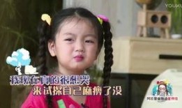 小手牵小狗吃瓜,欢乐吃瓜时光