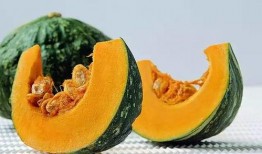 秋晚吃瓜,品味丰收的甜蜜时光