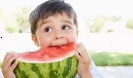 带你吃瓜毁童年,带你吃瓜，还原那些被遗忘的毁童年瞬间