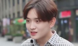 情侣无辜吃瓜视频,真相揭秘引网友热议