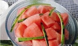 昨晚梦见自己吃瓜,一梦穿越，我与瓜果的奇幻之旅