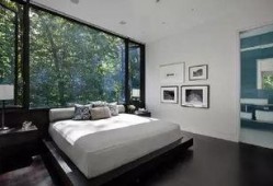 英国落地窗吃瓜,居民家中落地窗成“吃瓜群众”聚集地