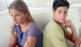 新婚夫妻吃瓜视频,新婚夫妻吃瓜视频曝光，甜蜜互动引网友热议