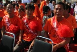 府谷吃瓜视频,揭秘当地特色美食背后的故事